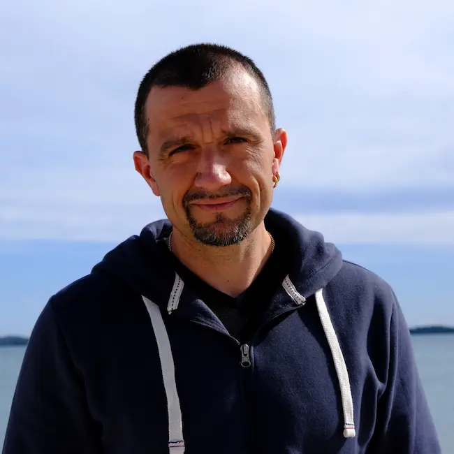 Ivan Mikulic Schulleiter VKU Zürich Kompetenzzentrum Seestrasse 41 8002 Zürich Enge